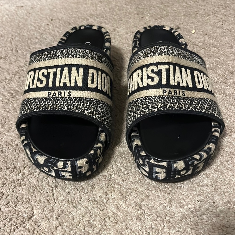 CHRISTIAN DIOR PLATFORM SLIDES